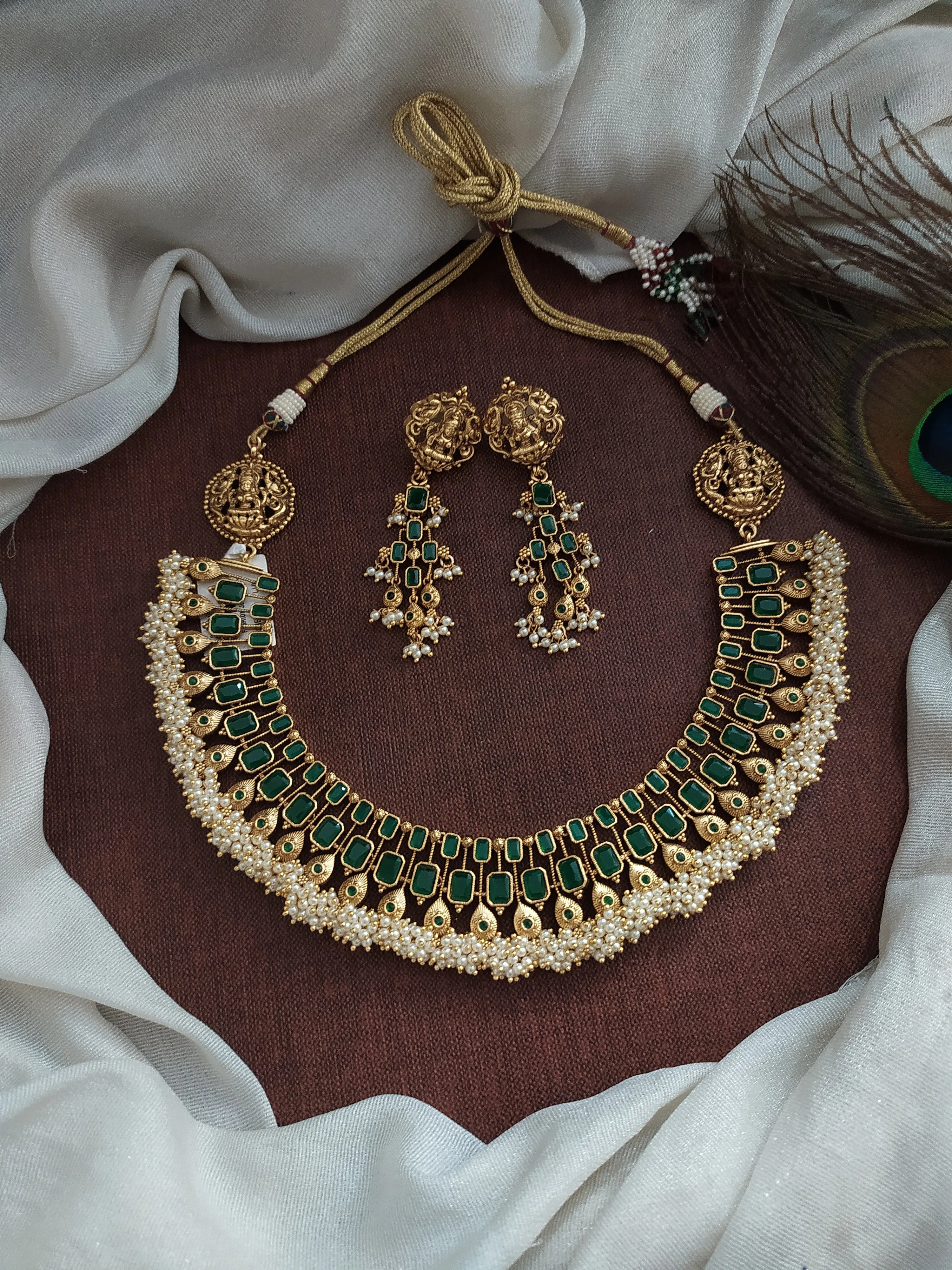 Antique Emerald Color Pearl Necklace Set