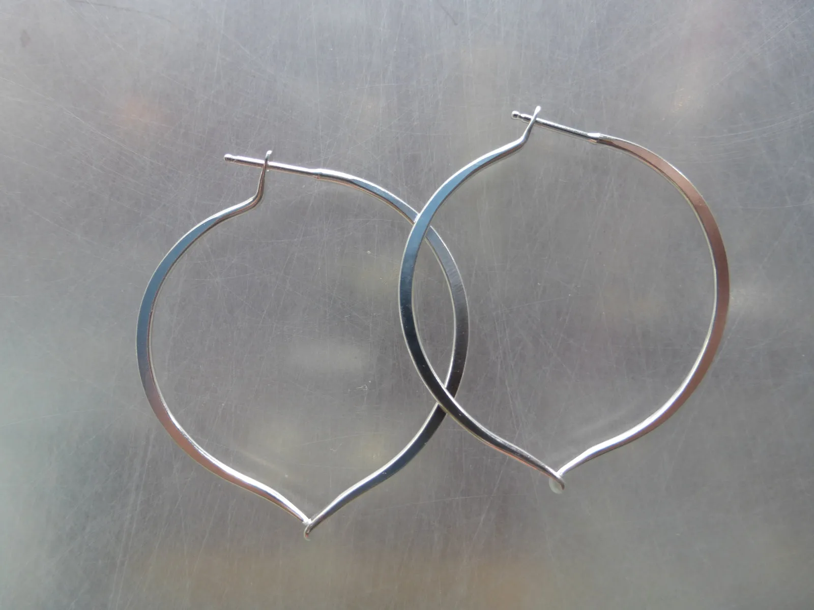 Möbius Twist Hoops - Large