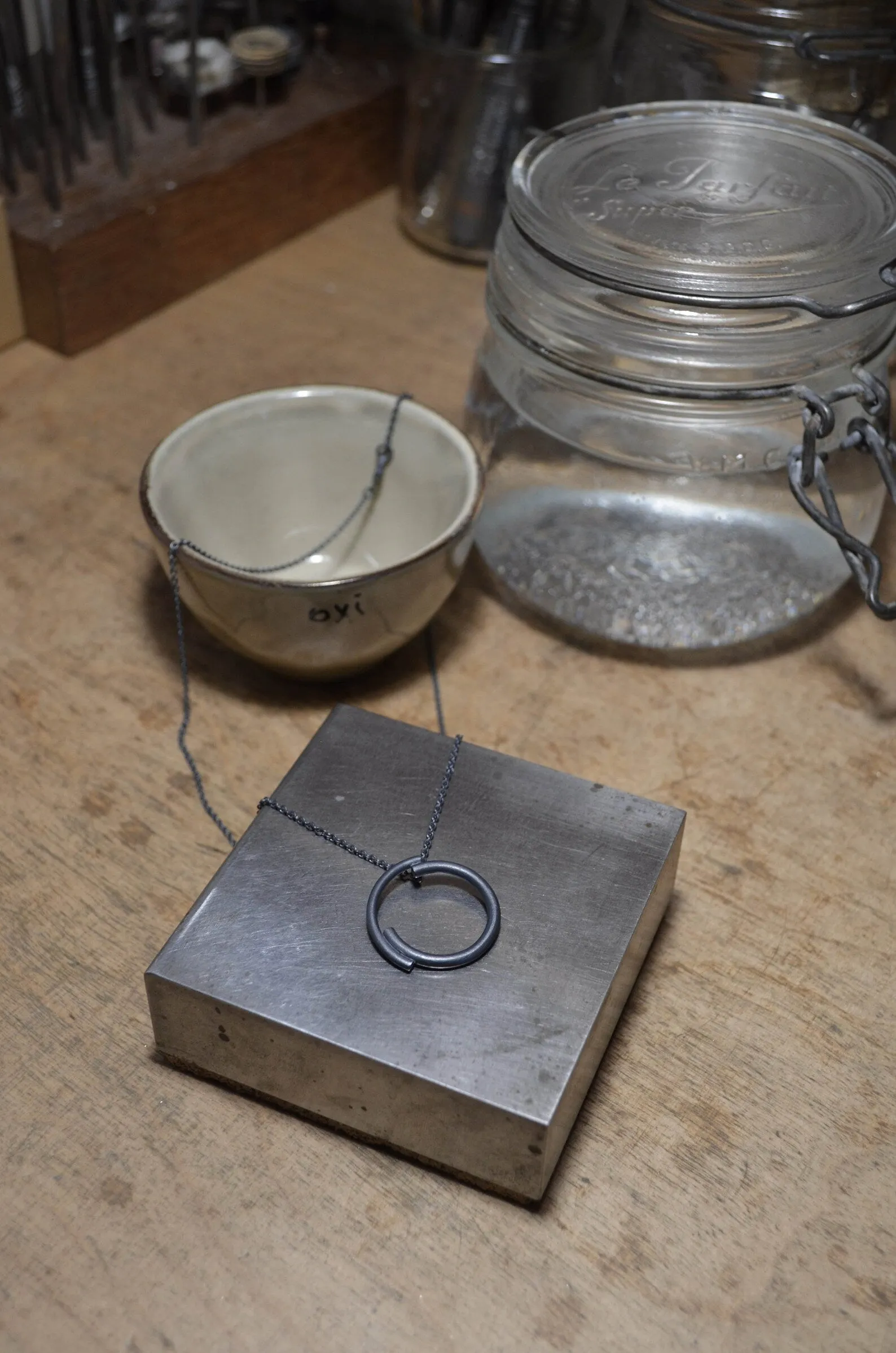 Minimalist circle necklace N°4