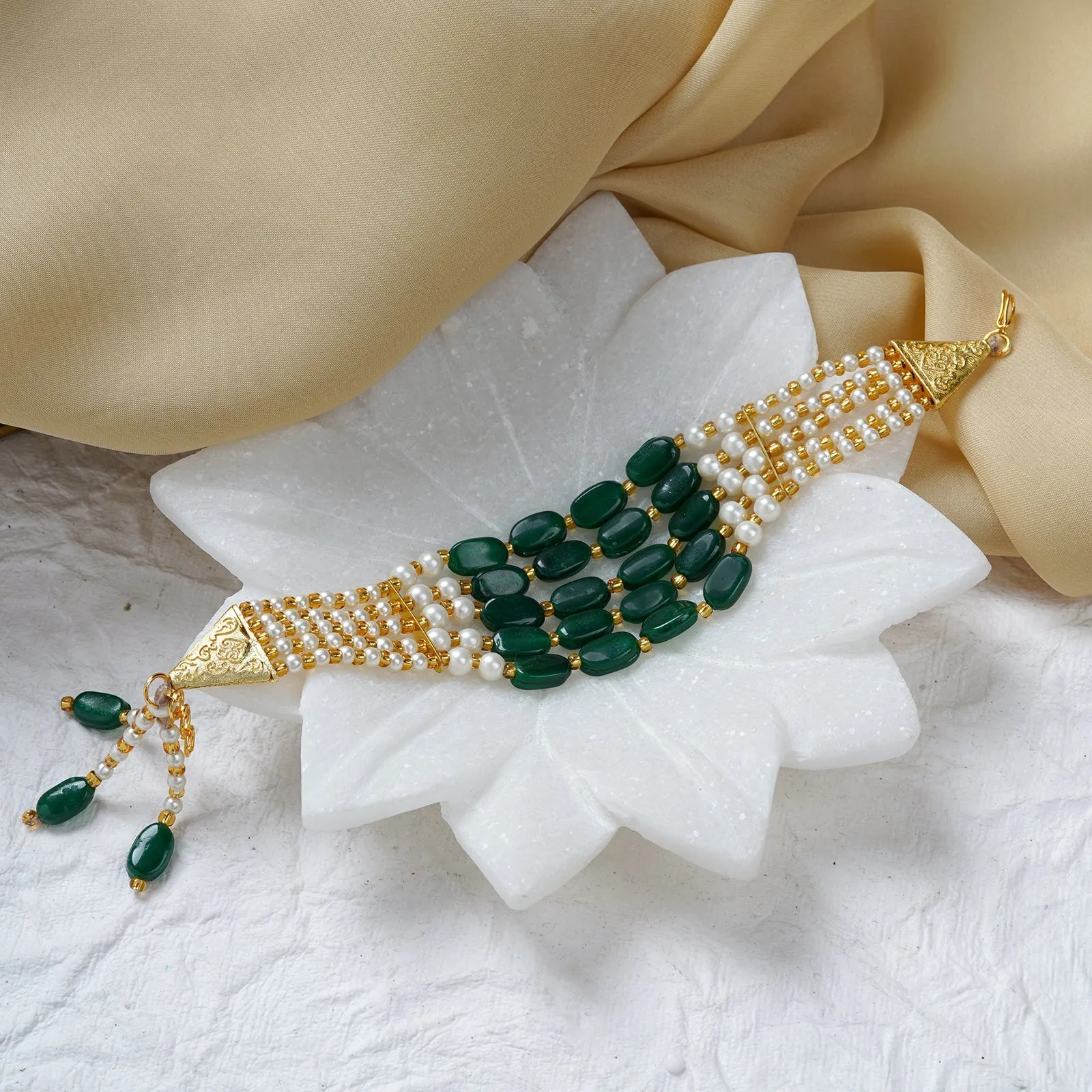 Teejh Piyali Green And White Layered Pearl Bracelet