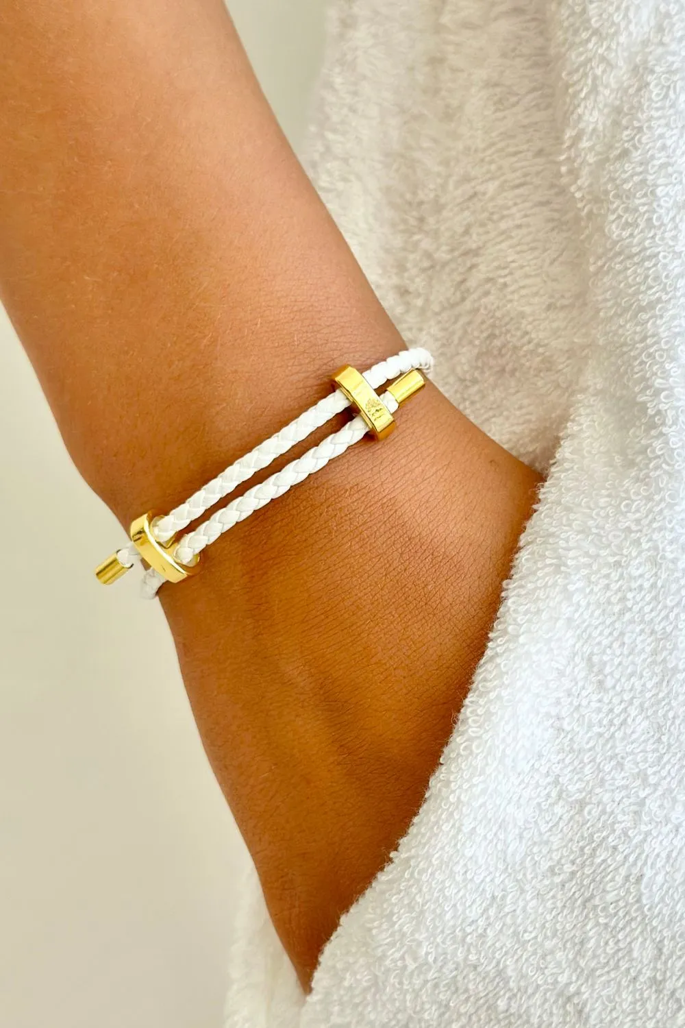 WHITE ROPE BRACELET